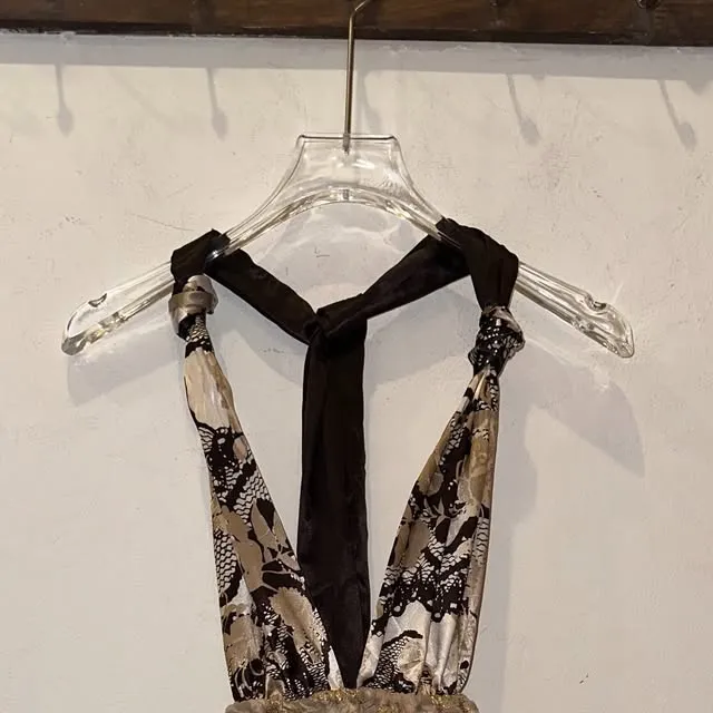 Áo halter họa tiết đã bán trong kho lưu trữ Yên Mây