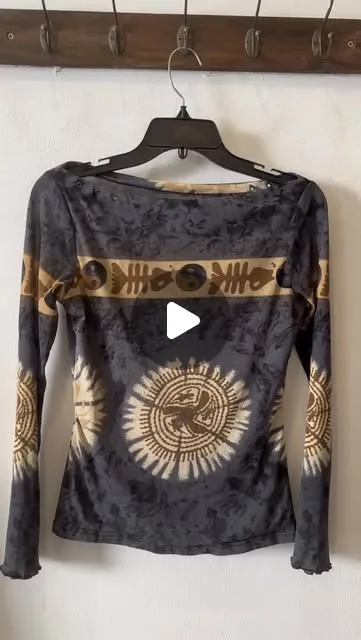 Áo dài tay vintage họa tiết tại Yên Mây