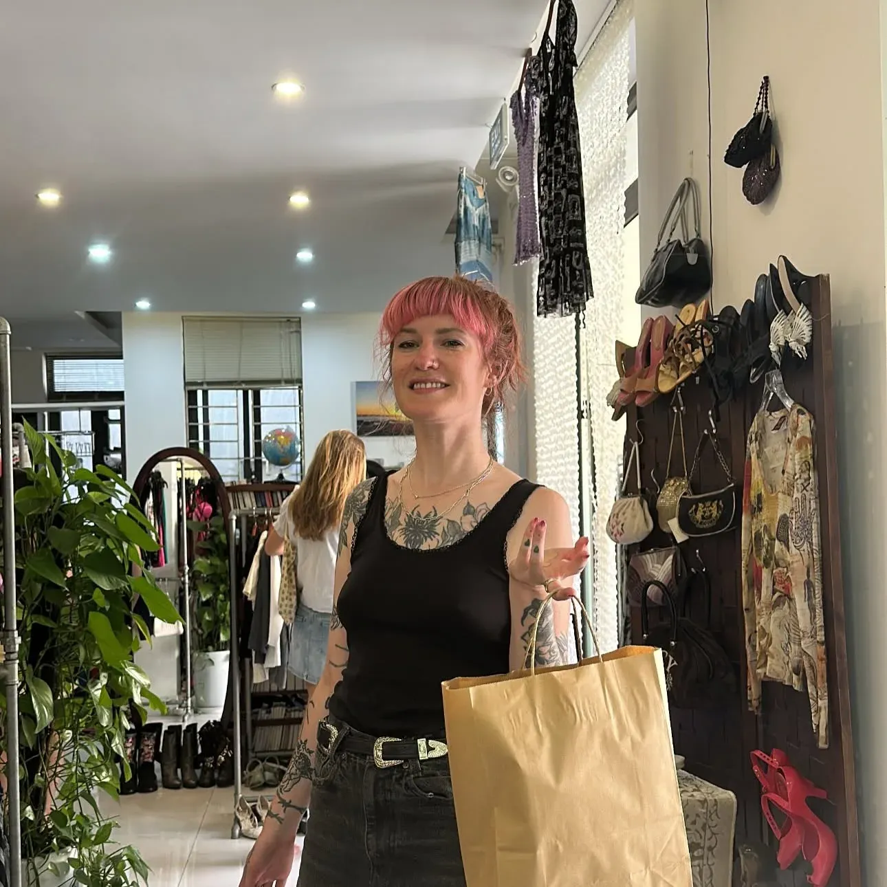 Customer look at Yen May Vintage, Da Nang, photo 6