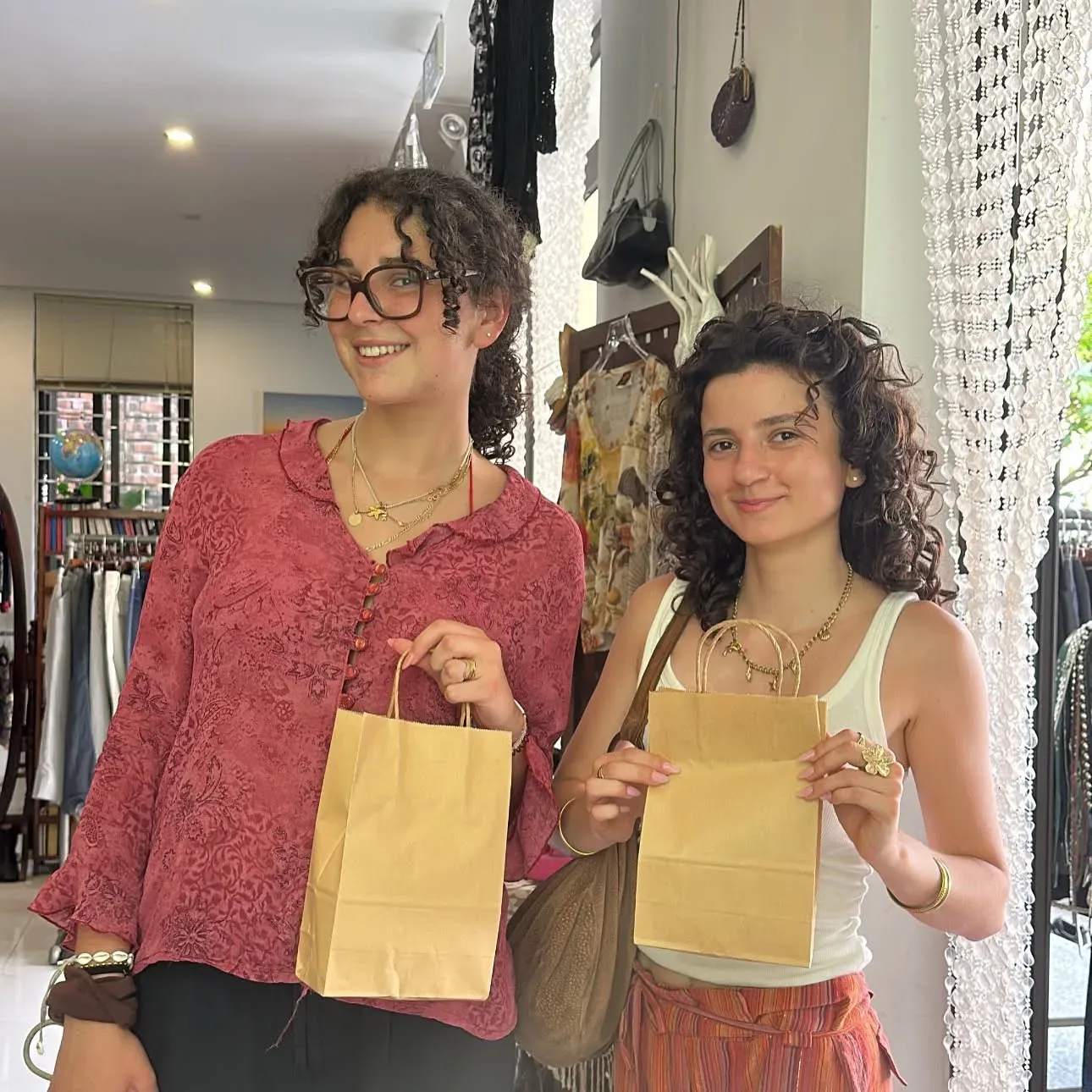 Customer look at Yen May Vintage, Da Nang, photo 21