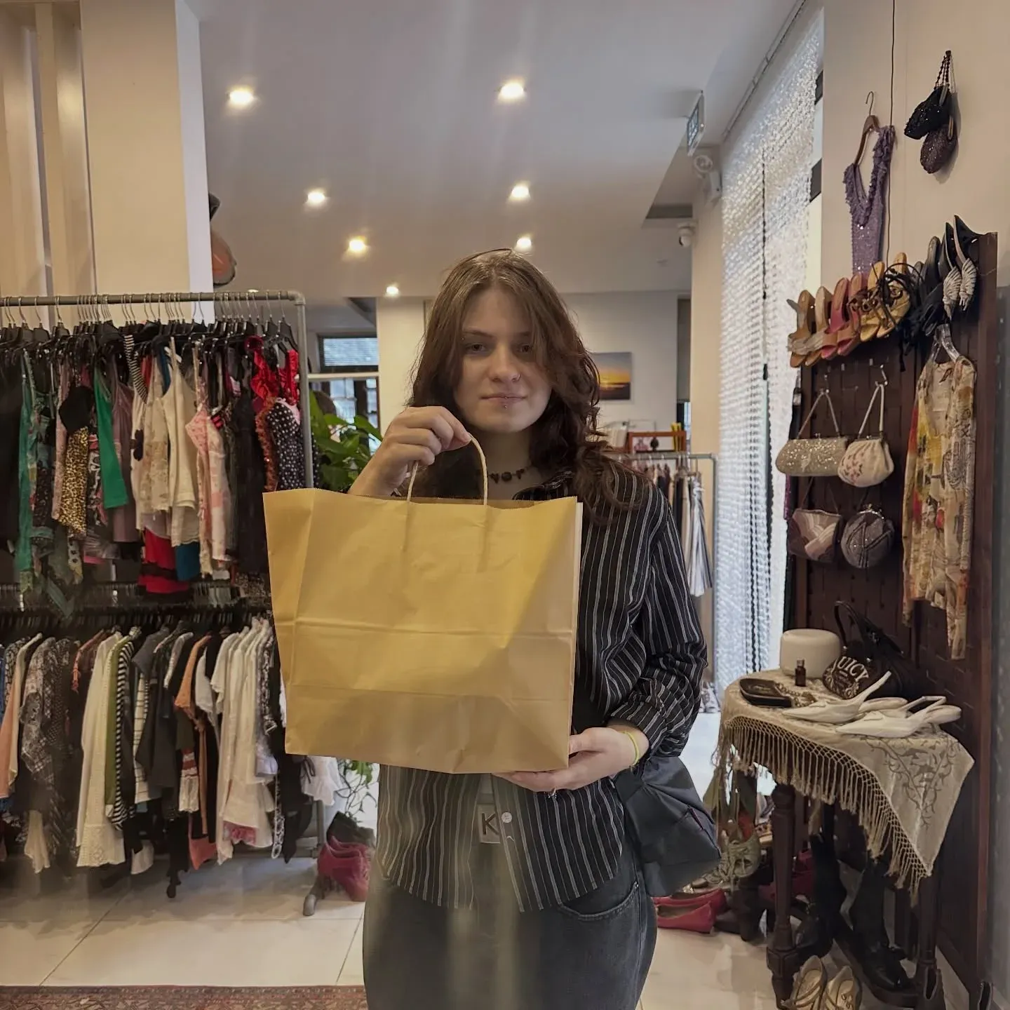 Customer look at Yen May Vintage, Da Nang, photo 82