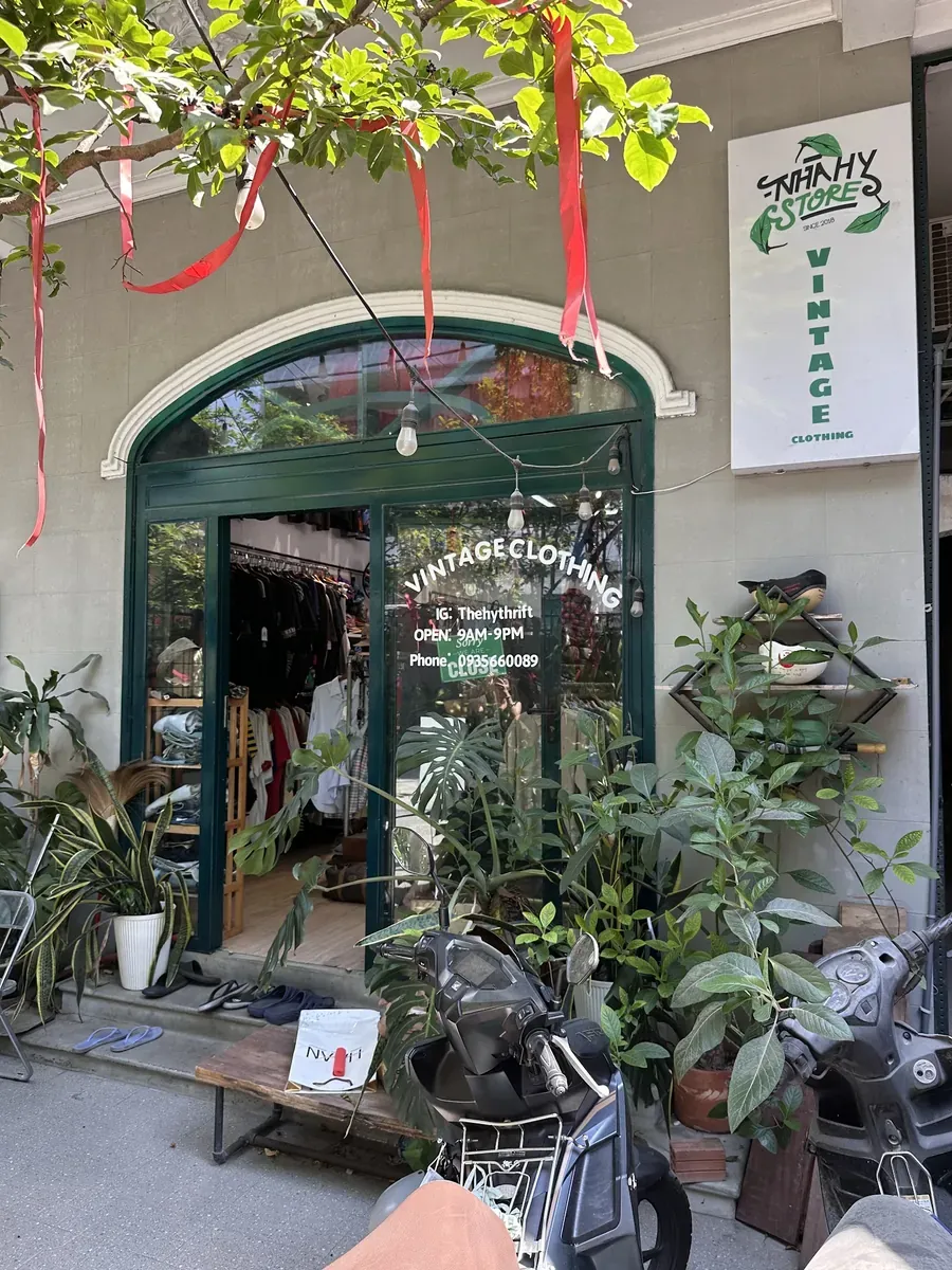岘港中心的 Nha Hy Store 店铺
