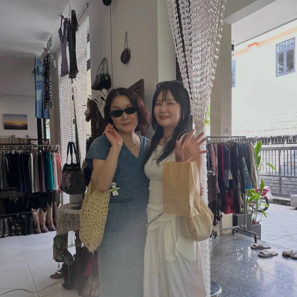 Customer visiting Yen May Vintage in Danang
