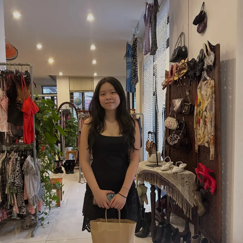 Customer visiting Yen May Vintage in Danang