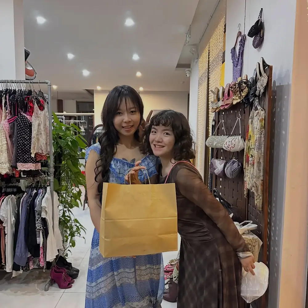 Customer visiting Yen May Vintage in Danang