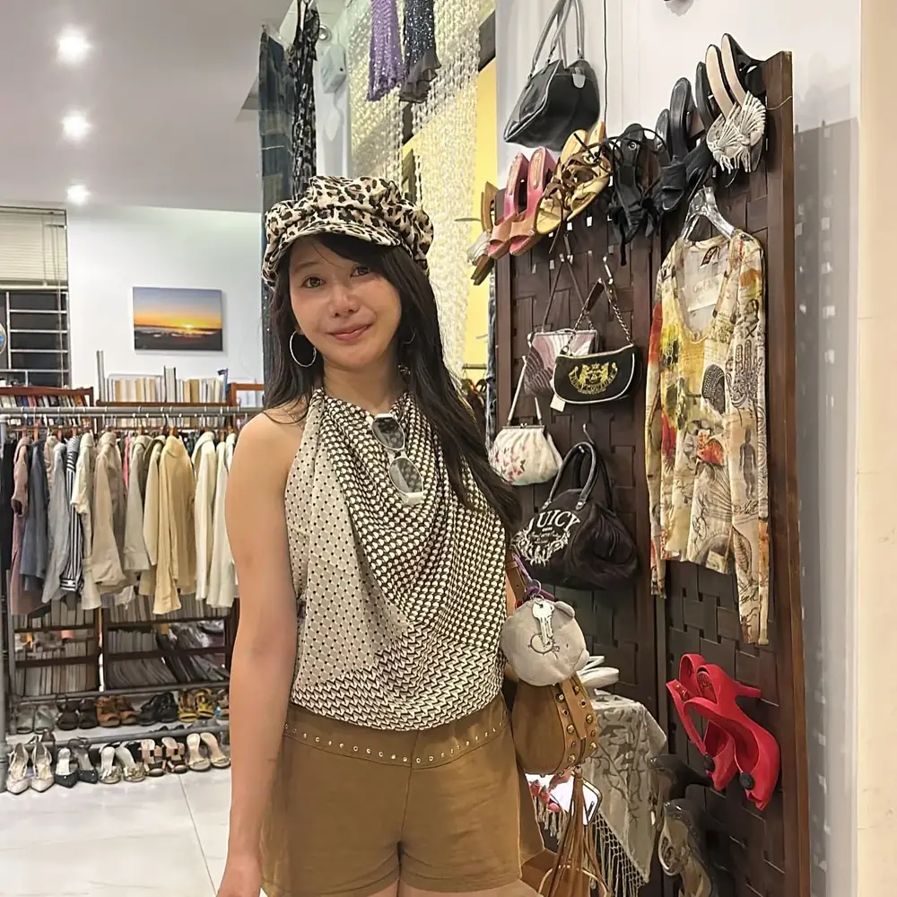 Customer visiting Yen May Vintage in Danang