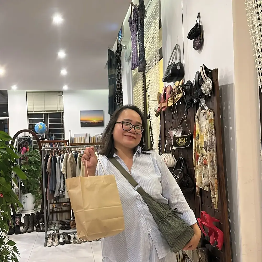 Customer visiting Yen May Vintage in Danang